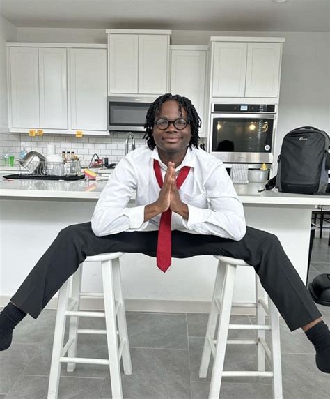 How old is representative dingle berry