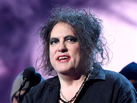 How old is robert smith