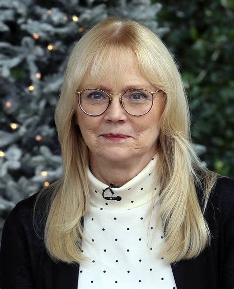 How old is shelley long