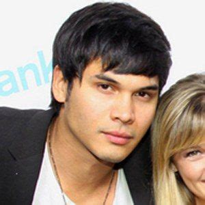 How old is steven skyler wiki