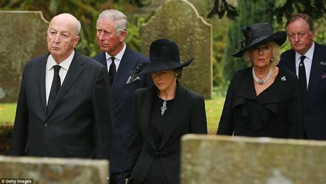 How old is the current duchess of devonshire