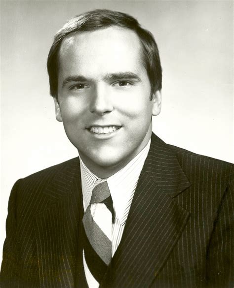 How old is tom skilling. Skilling and Albert were a hit on Milwaukee TV, but on Aug. 13, 1978, the eager 26-year-old meteorologist returned to Chicago for a new gig at WGN – sans the puppet. 