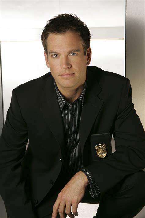 Keeping its foot heavy on the gas pedal of thrills, Season 4 ends with the reveal of Tony DiNozzo's (Michael Weatherly) girlfriend being the daughter of the dangerous antagonist the agents have .... 