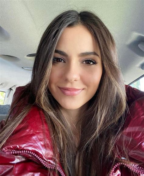 How old is victorious justice