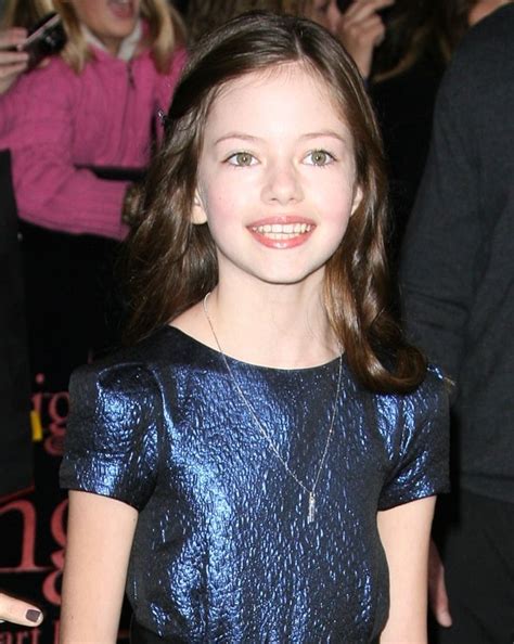 How old was Mackenzie Foy in Twilight? – wren-clothing.com