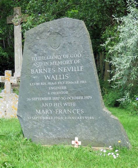 How old was barnes wallis when he died