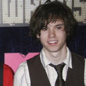 How old was ryan ross in 2005