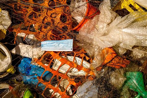 How plastic is decomposed