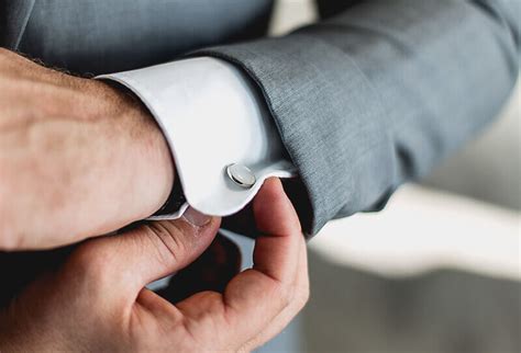 How should cufflinks be worn