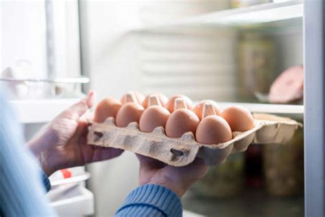 How should eggs be stored