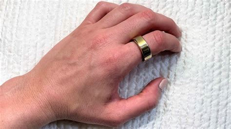 How snug should the ring be? : r/ouraring - Reddit