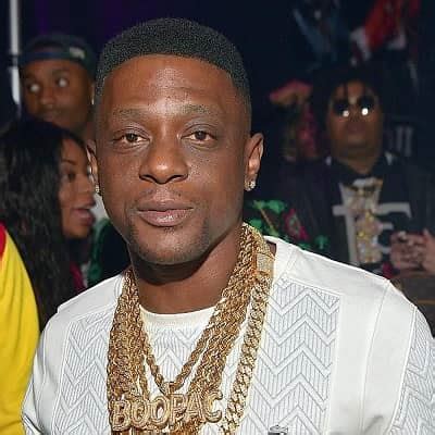 How tall is boosie badazz. Age, height and net worth. Boosie’s age is 39. He has short black hair and brown eyes, his height is 5ft 6ins (1.6m) and he weighs around 130lbs (60kgs). As of June 2022, Boosie’s net worth reputedly stands at over $800,000. Martha Clifford. Joined Net Worth Post in June 2016. 