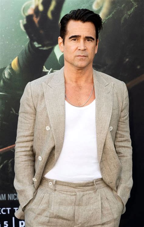 How tall is colin farrell in feet