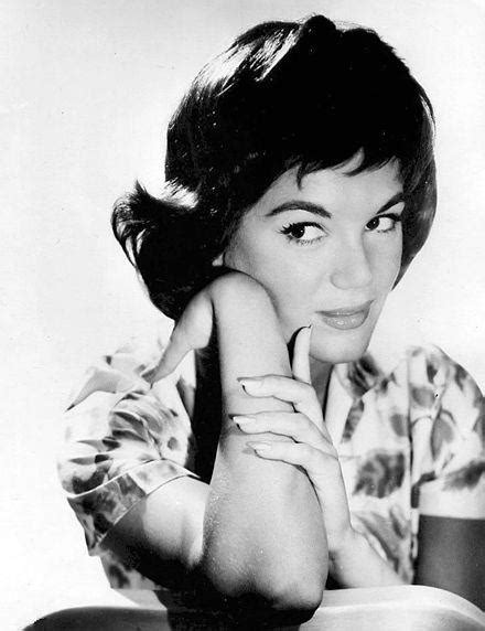 How tall is connie francis