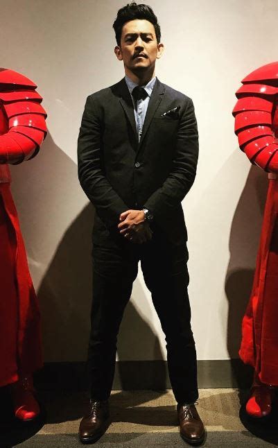 How tall is john cho