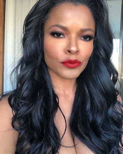 How tall is keesha sharp