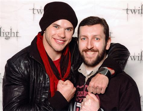 How tall is kellan lutz