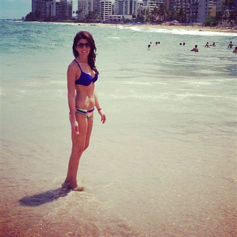 How tall is lauren scala bikini