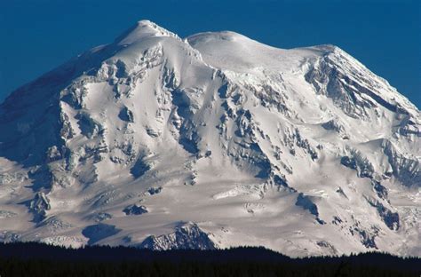 How tall is mt ranier