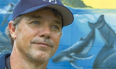 How tall is robert wyland