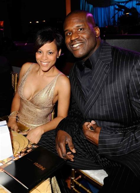 How tall is shaq wife