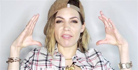 How tall is skylar grey