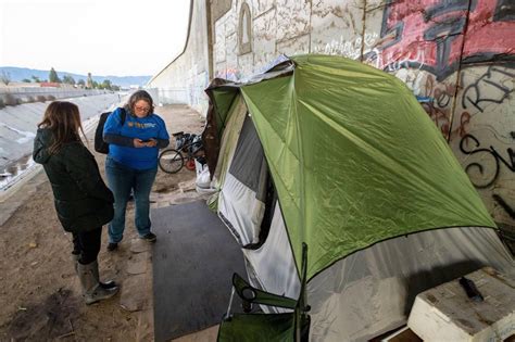 How the California Legislature addressed homelessness this year