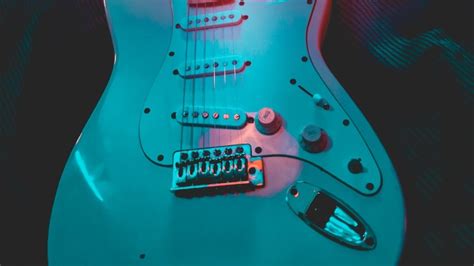 How the electric guitar changed the music industry?