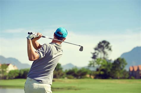 How to Achieve the Perfect Golf Swing in 4 Key Steps