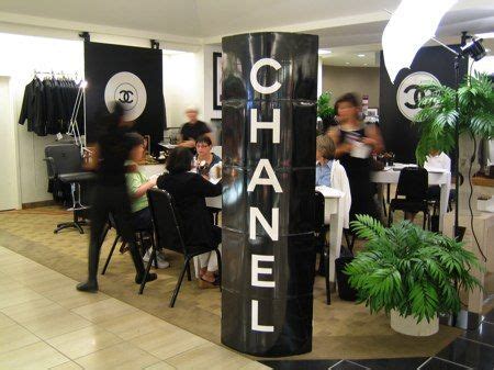 How to Attend a Free Chanel Master Makeup Class