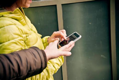 How to Booby Trap Your Smartphone to Prevent Theft