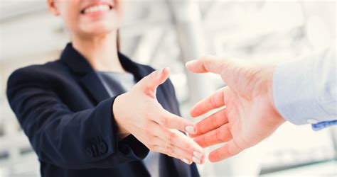 How to Build Rapport With Customers StepbyStep Guide for Sales Reps