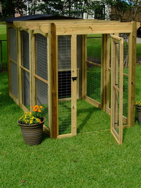 How to Build a Dog Run With Attached Doghouse howtos DIY