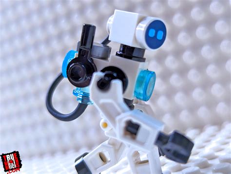 How to Build a LEGO® Robot True North Bricks