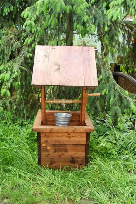How to Build a Wishing Well Planter HowToSpecialist How to Build