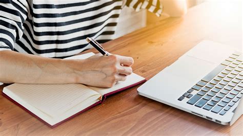 How to Choose Between Forcing Yourself to Write a Senior thesis or