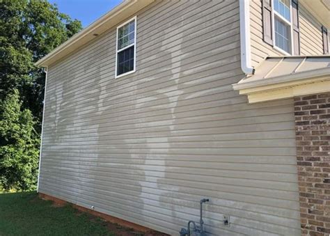 How to Clean Oxidized Vinyl Siding eHow