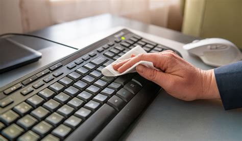 How to Clean a Computer Keyboard