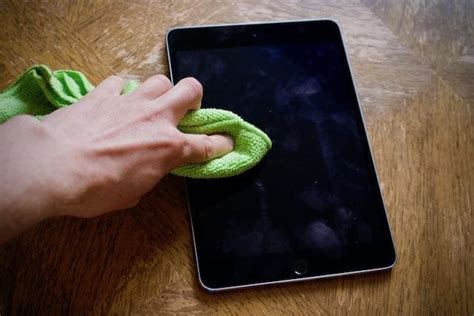 How to Clean an iPad Screen