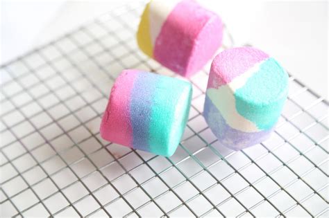 How to Color Marshmallows