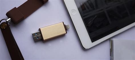 How to Connect Portable USB Devices to iPads iPhones