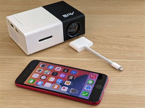 How to Connect an Android Phone to a Mini Projector
