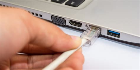 How to Connect an Ethernet Cable to a Laptop