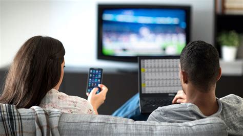 How to Create a Dorm Room Wireless Home Theater