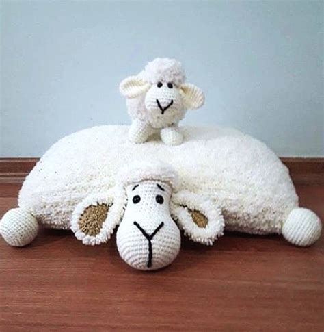 How to DIY Adorable Crochet Lamb (Sheep) Pillow - DIY Tutorials