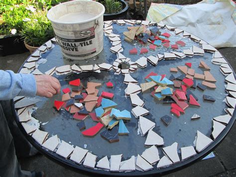 How to Design a Mosaic Table Top With Ceramic Tiles Mosaic diy