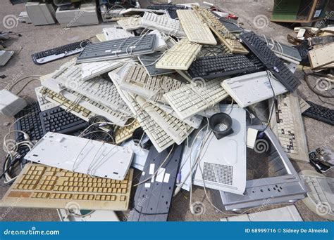 How to Dispose of Old Keyboards