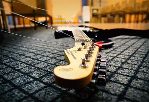 How to Effectively Restring Your Guitar. Are You Doing it Wrong?