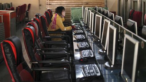 How to Find and Use Internet Cafes