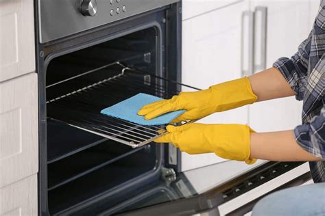 How to Get Rid of Oven Cleaner Residue - HowdyKitchen